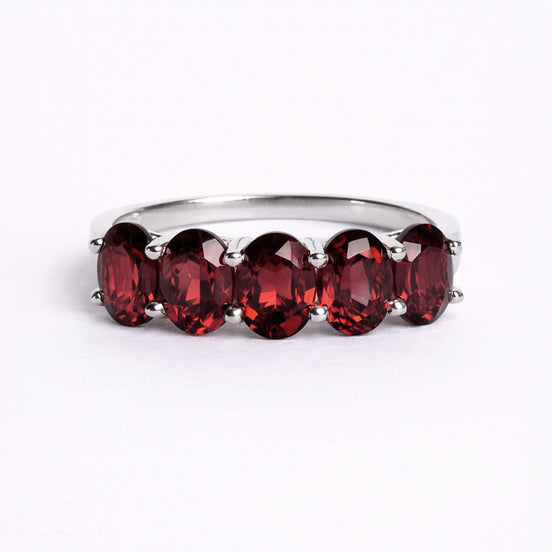 Anillo De Plata .925 Media Churumbela Con Granate Oval