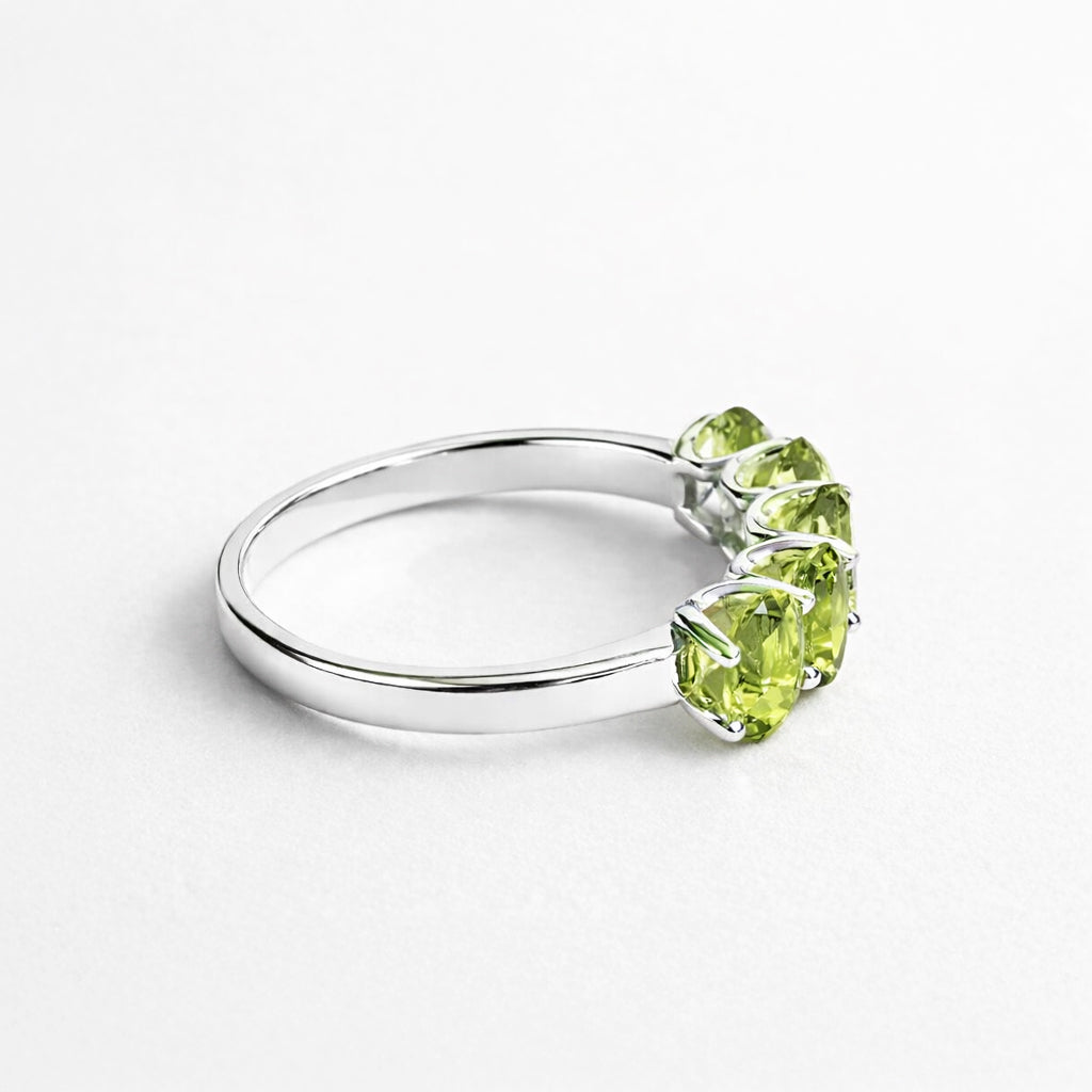 Anillo De Plata .925 Media Churumbela Con Peridoto Oval
