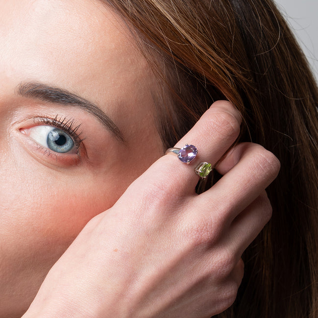 Anillo De Plata .925 Abierto Tú y Yo Con Amatista Y Peridoto