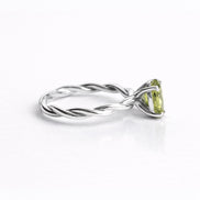 Anillo De Plata .925 Torzal Con Peridoto