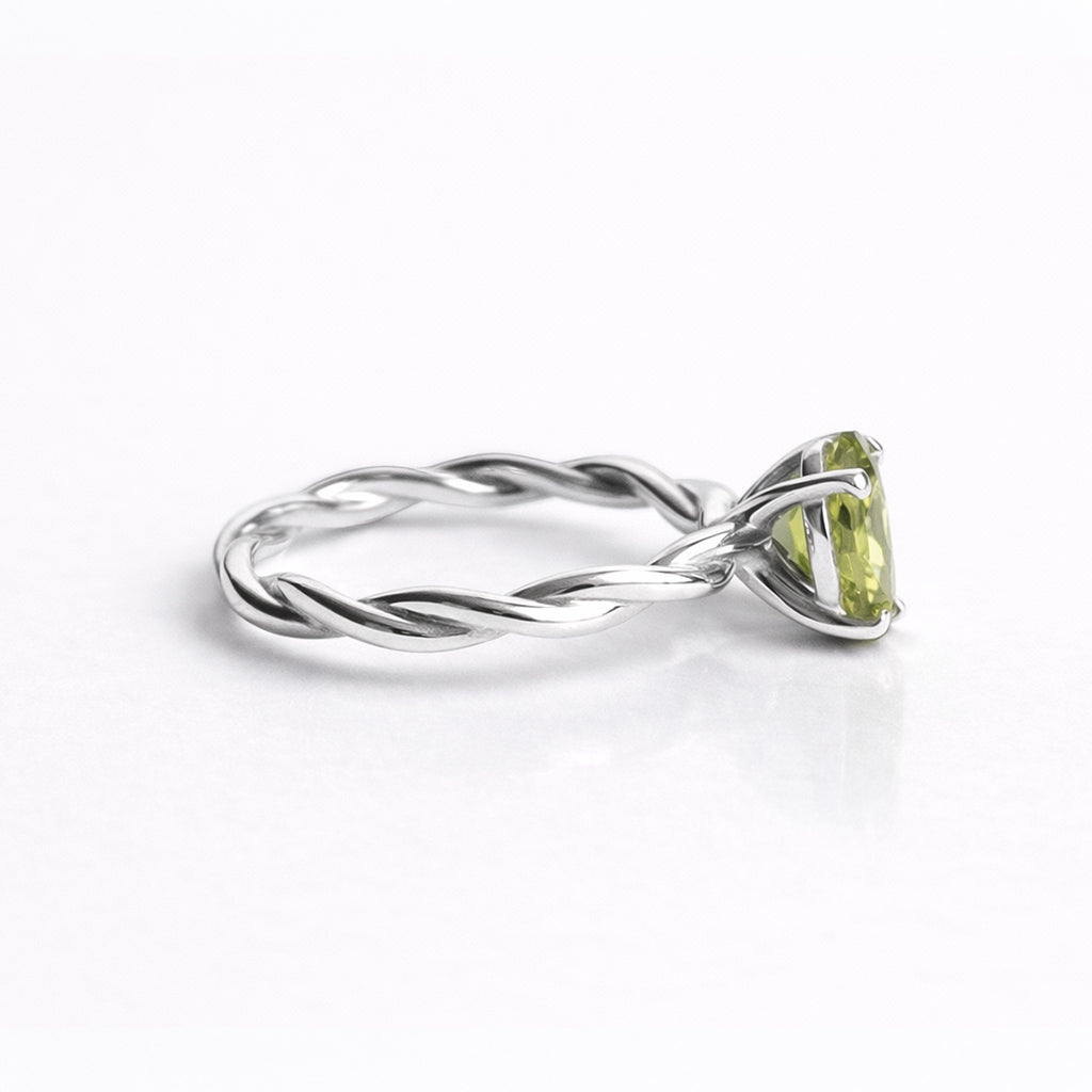 Anillo De Plata .925 Torzal Con Peridoto