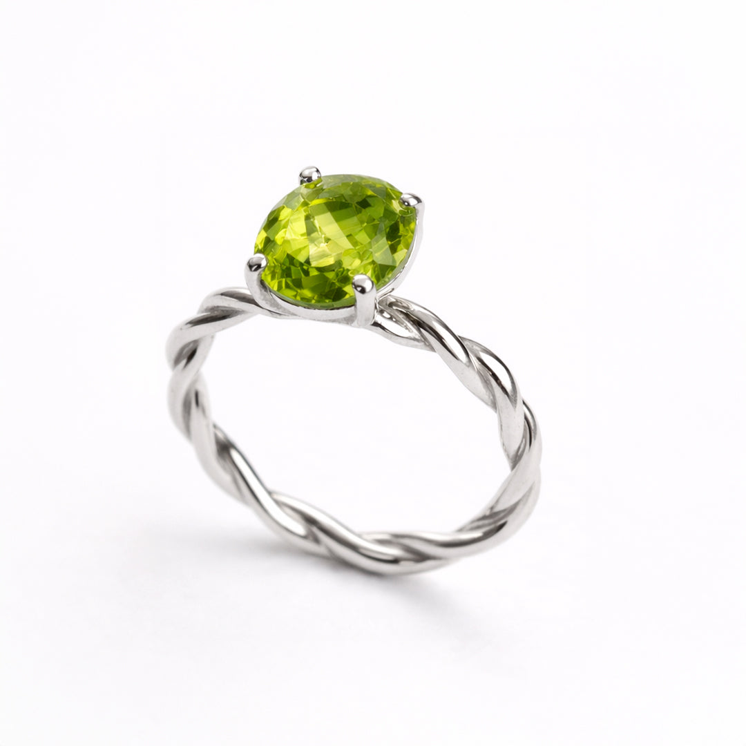 Anillo De Plata .925 Torzal Con Peridoto