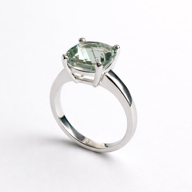 Anillo De Plata .925 Con Amatista Verde Cushion