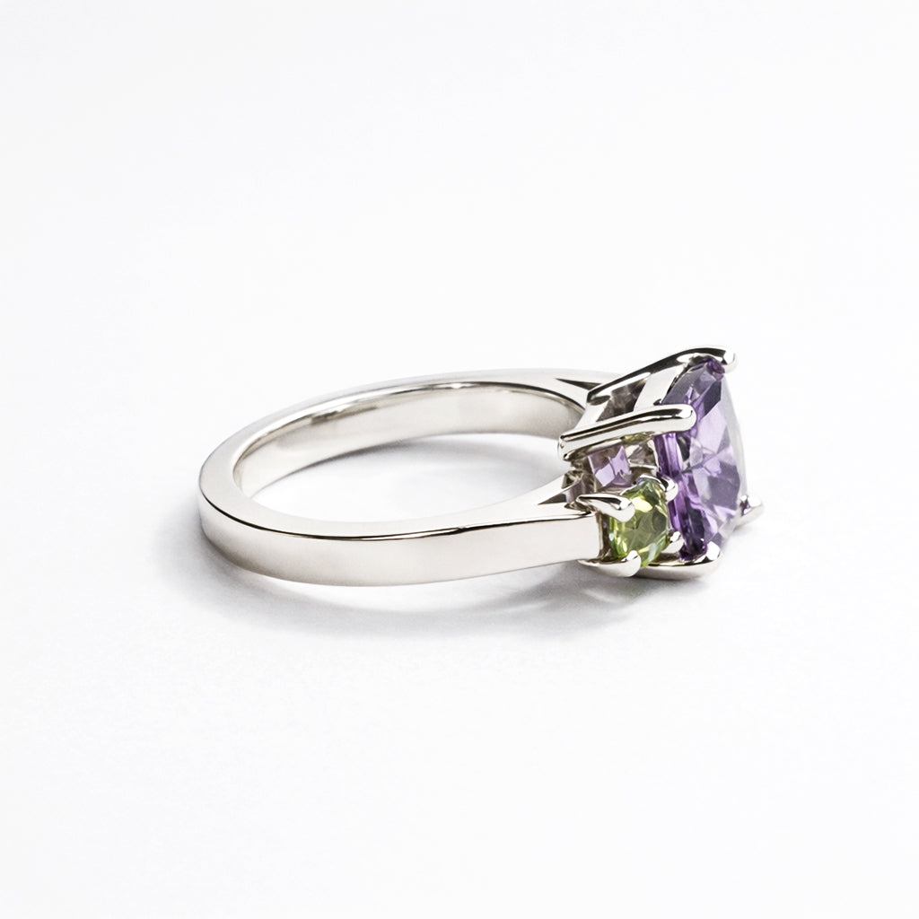 Anillo De Plata .925 Triada Con Amatista Y Peridoto