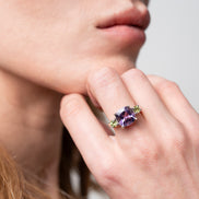 Anillo De Plata .925 Triada Con Amatista Y Peridoto