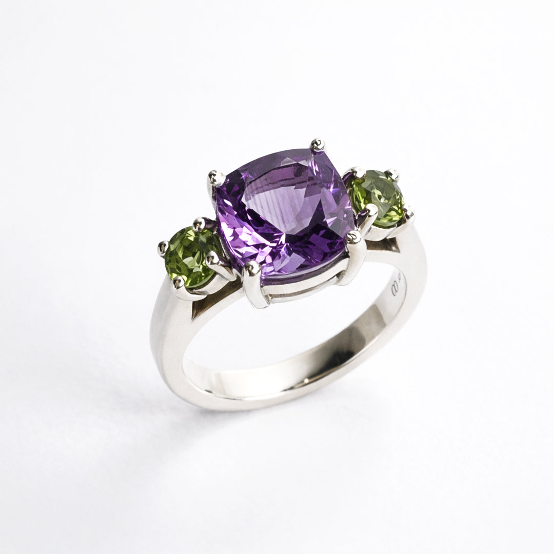 Anillo De Plata .925 Triada Con Amatista Y Peridoto
