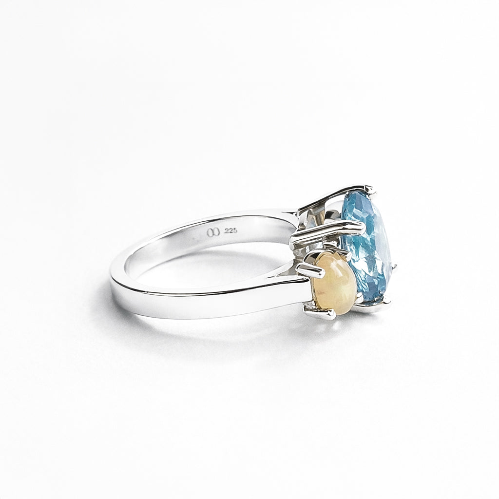 Anillo De Plata .925 Triada Con Topacio Azul Y Ópalos Etíopes