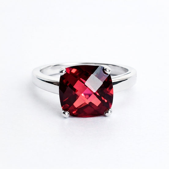 Anillo De Plata .925 Solitario Con Topacio Místico Rojo Cushion