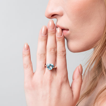 Anillo De Plata 925 Con Topacio Azul Corte De Corazón